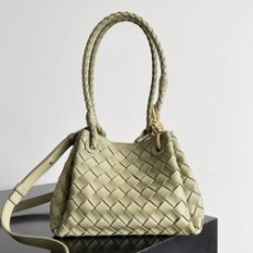 보테가 베네타 안디아모 파라슈트 미니(차정원 백)